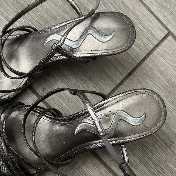 Nina Glory Style Strappy Silver Heels Size 6 - Picture 5 of 8